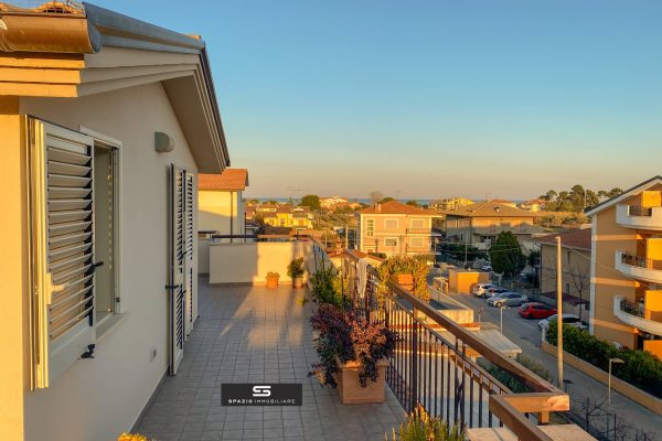 DUPLEX SEMINUOVO, COLOGNA SPIAGGIA