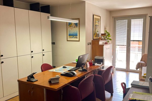 UFFICIO ARREDATO CON POSTO AUTO, VIALE BOVIO