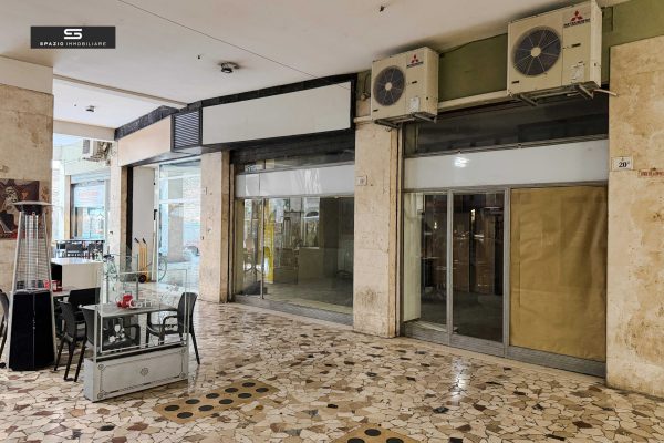 NEGOZIO/LOCALE COMMERCIALE, CORSO DE MICHETTI