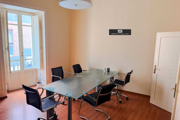 APPARTAMENTO AD USO UFFICIO, PIENO CENTRO STORICO